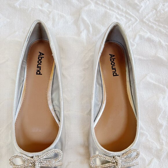 Abound Bow Silver Flats Size 6.5 New - Picture 3 of 6